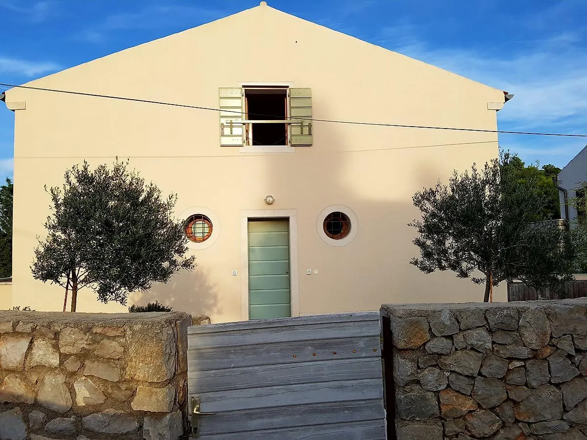 Buganvilija C6 Veli Losinj 0*,  Croatia