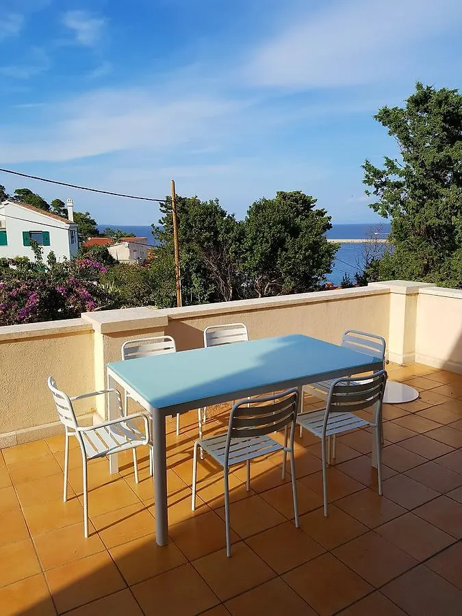 Buganvilija C6 Veli Losinj